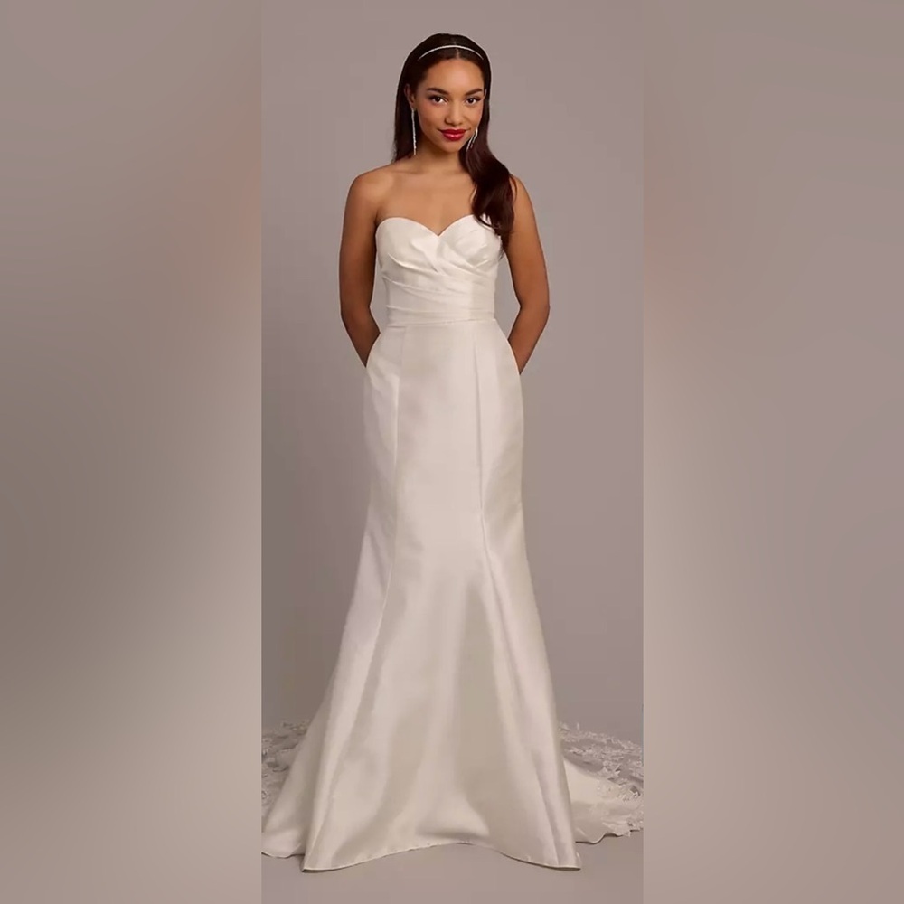 David’s Bridal Wedding Dress David’s Bridal Strapless Soft White Wedding Dress